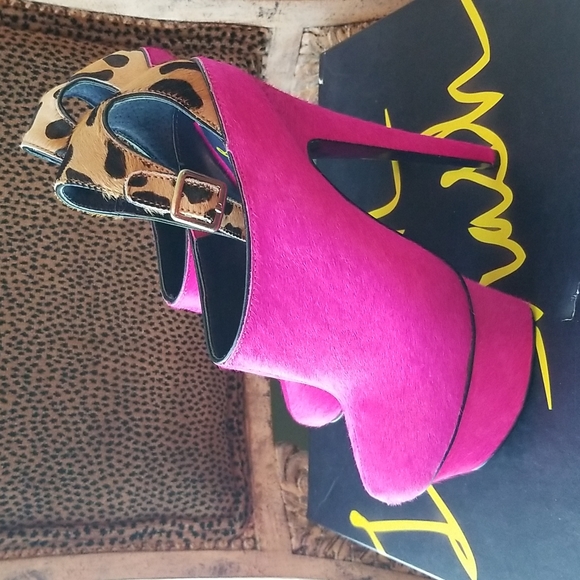 LONDON TRASH PINK WYNNE BOOTIE PLATFORMS Size 8 - Picture 2 of 4